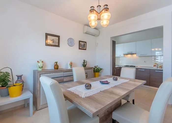 Apartment Luti Pula